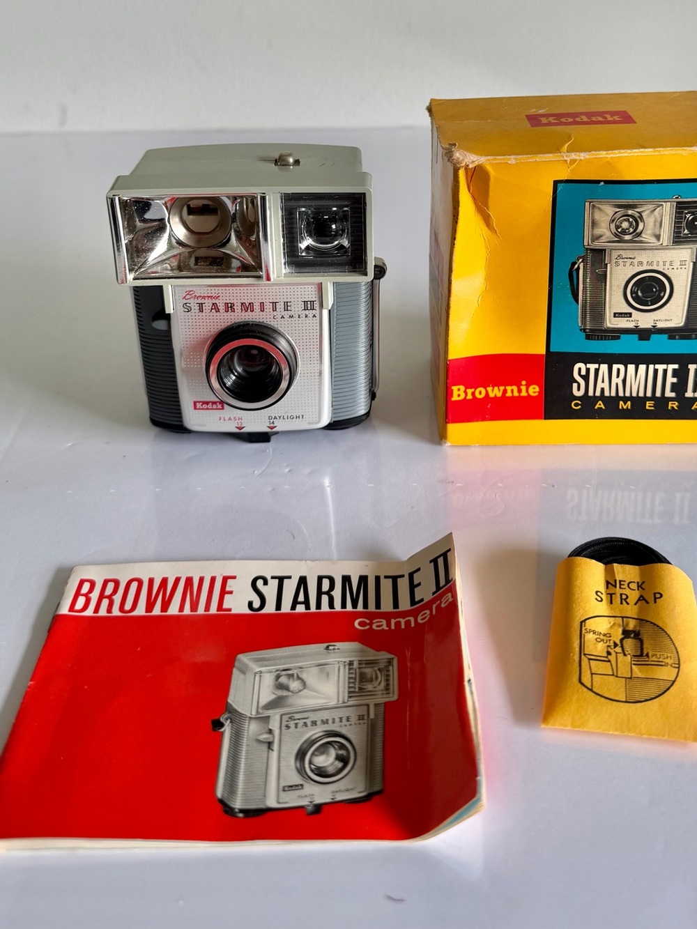 Vintage Kodak Brownie Starmite II Camera Outfit with Original Box & Manual